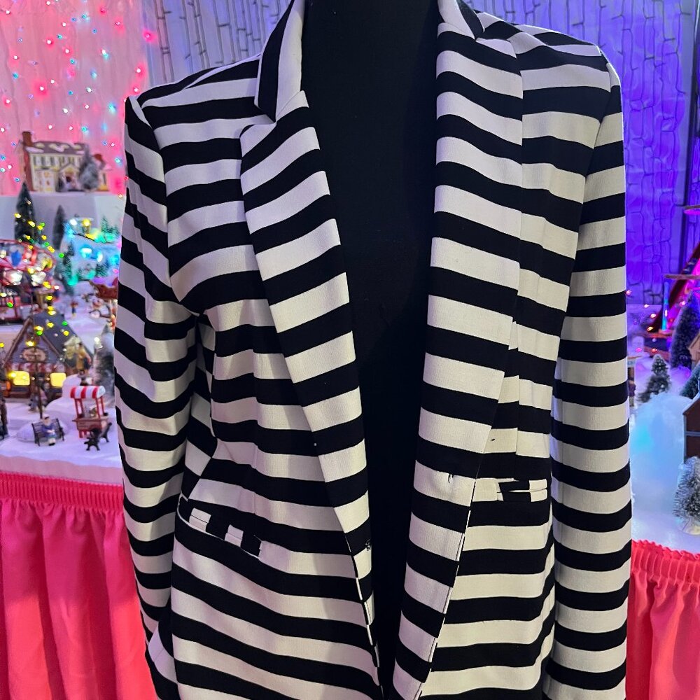 BNCU Black and White Horizontal Stripe Jacket Size M